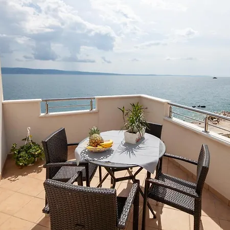 The Beach House Jesenice (Split-Dalmatia)