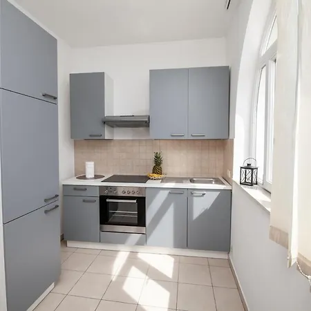 The Beach House Apartment Jesenice (Split-Dalmatia)