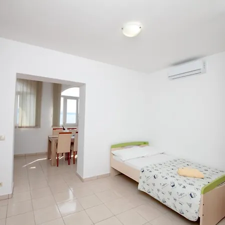 The Beach House Jesenice (Split-Dalmatia)