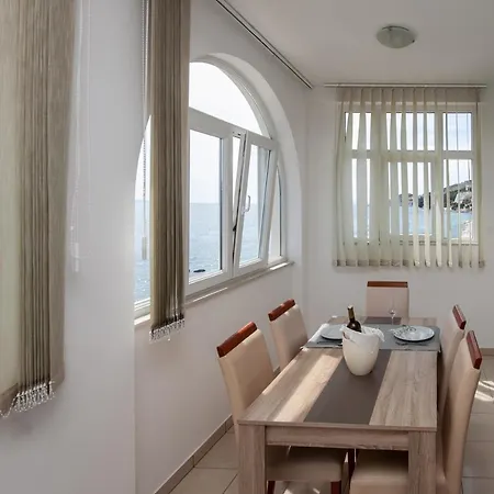 The Beach House Apartment